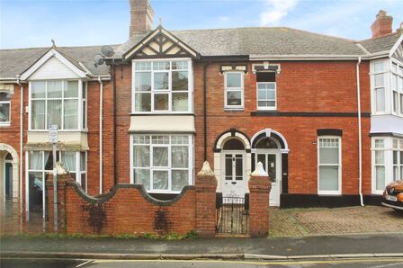 4 bedroom Mid Terrace House for sale
