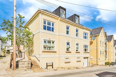 King Street, 1 bedroom  Flat for sale, £130,000