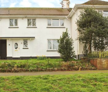 3 bedroom Mid Terrace House for sale