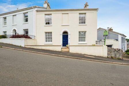 4 bedroom Semi Detached House for sale