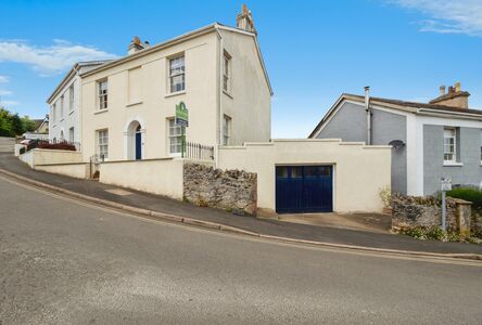 4 bedroom Semi Detached House for sale