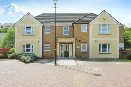 Pengelly Way, 1 bedroom  Flat for sale, £140,000