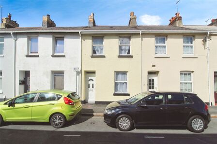 Osborne Street, 2 bedroom Mid Terrace House for sale, £180,000