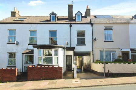 6 bedroom Mid Terrace House for sale