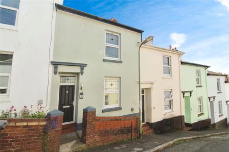 2 bedroom Mid Terrace House for sale