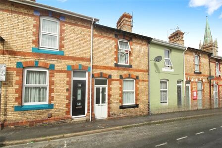 2 bedroom Mid Terrace House for sale