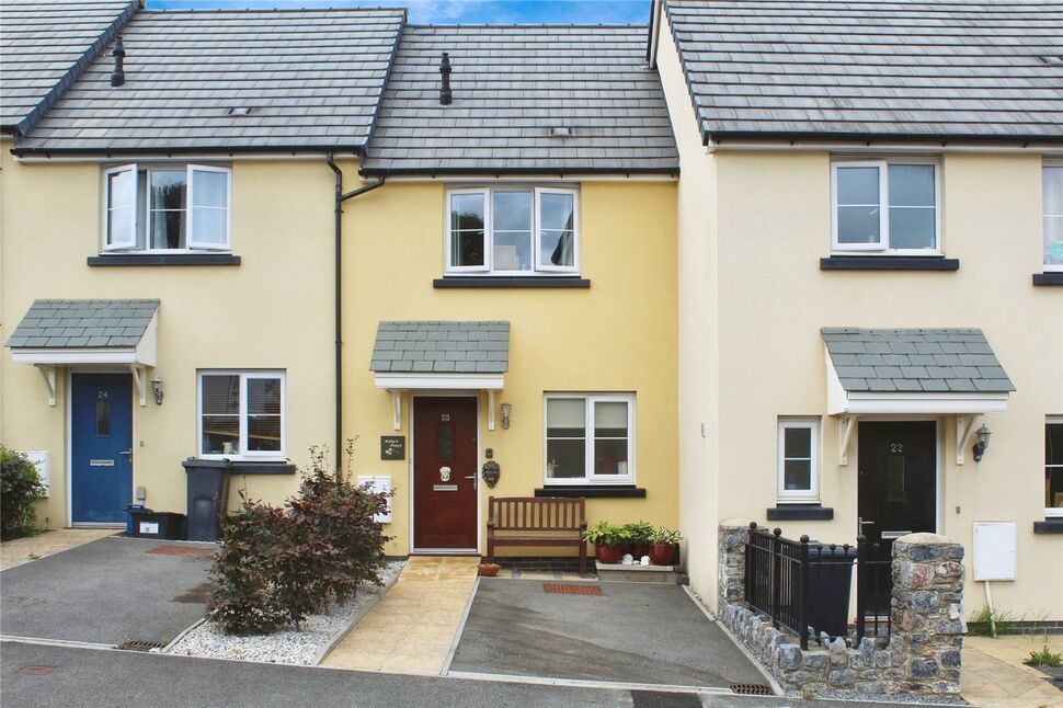 2 bedroom Mid Terrace House for sale