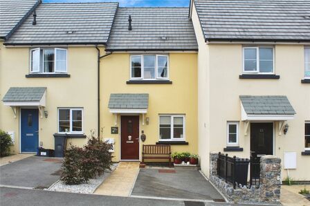 2 bedroom Mid Terrace House for sale