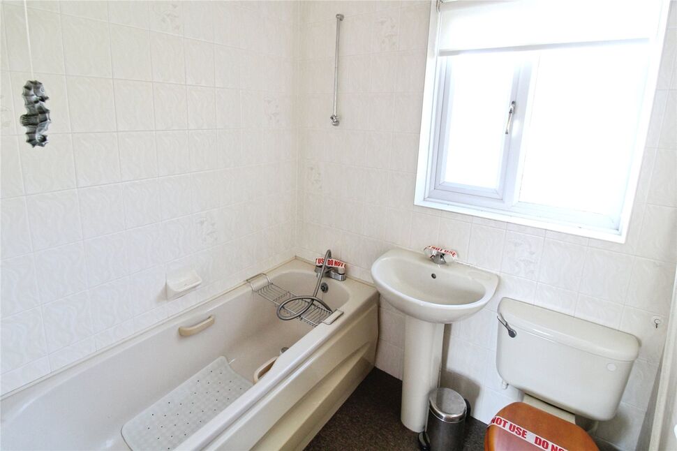 Family Bathroom / Wc