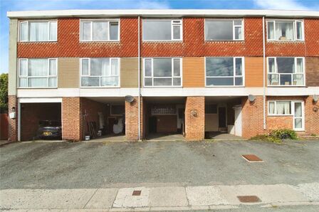 3 bedroom Mid Terrace House for sale