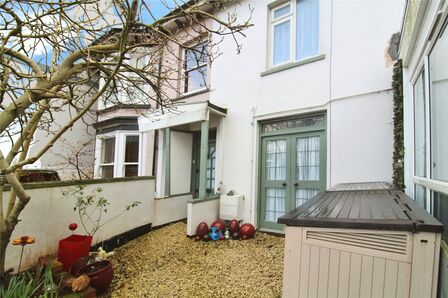5 bedroom Mid Terrace House for sale