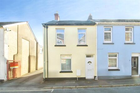 2 bedroom Mid Terrace House for sale