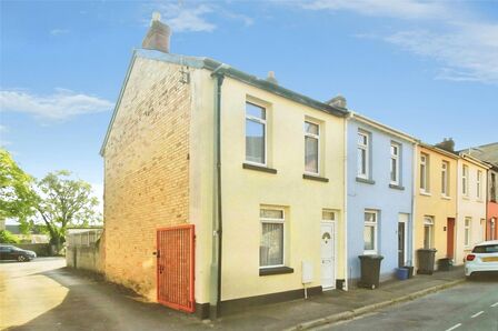 School Road, 2 bedroom Mid Terrace House for sale, &pound;175,000