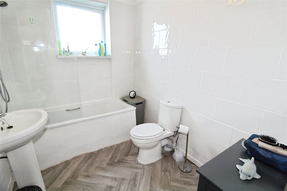 Family Bathroom / Wc