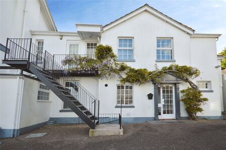 Seymour Road, 1 bedroom Flat to rent, &pound;695 pcm