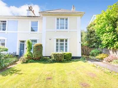 Courtenay Park, 2 bedroom Flat to rent, &pound;1,200 pcm