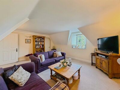 Park House, 3 bedroom Flat for sale, &pound;250,000