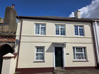 North Street, 2 bedroom Flat for sale, &pound;150,000