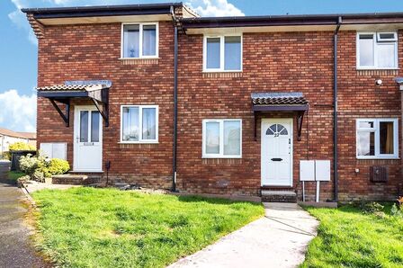 2 bedroom Mid Terrace House for sale