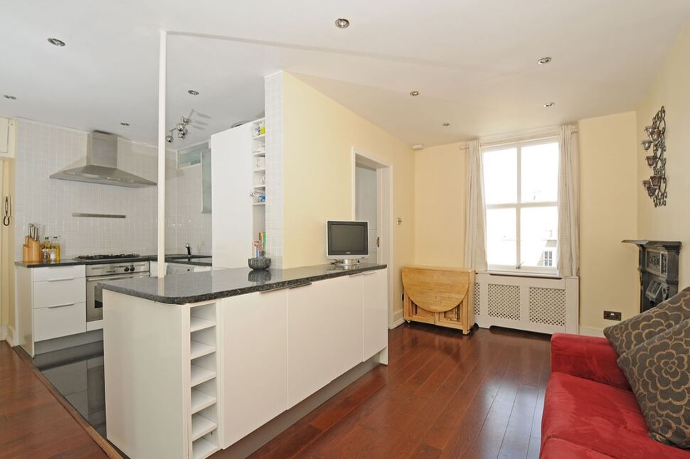 Open Plan Living Room / Kitchen
