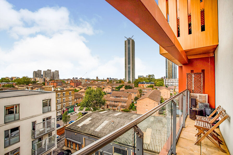Main image of 1 bedroom  Flat for sale, Crampton Street, London, SE17