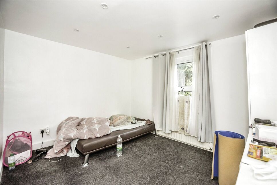 4 bedroom Semi Detached House for sale, Derwent Grove, London, SE22 £