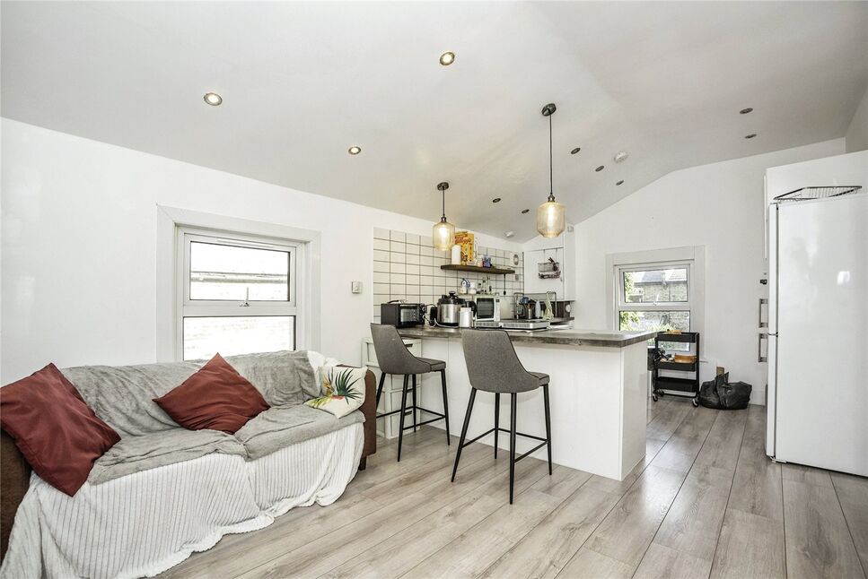 4 bedroom Semi Detached House for sale, Derwent Grove, London, SE22 £