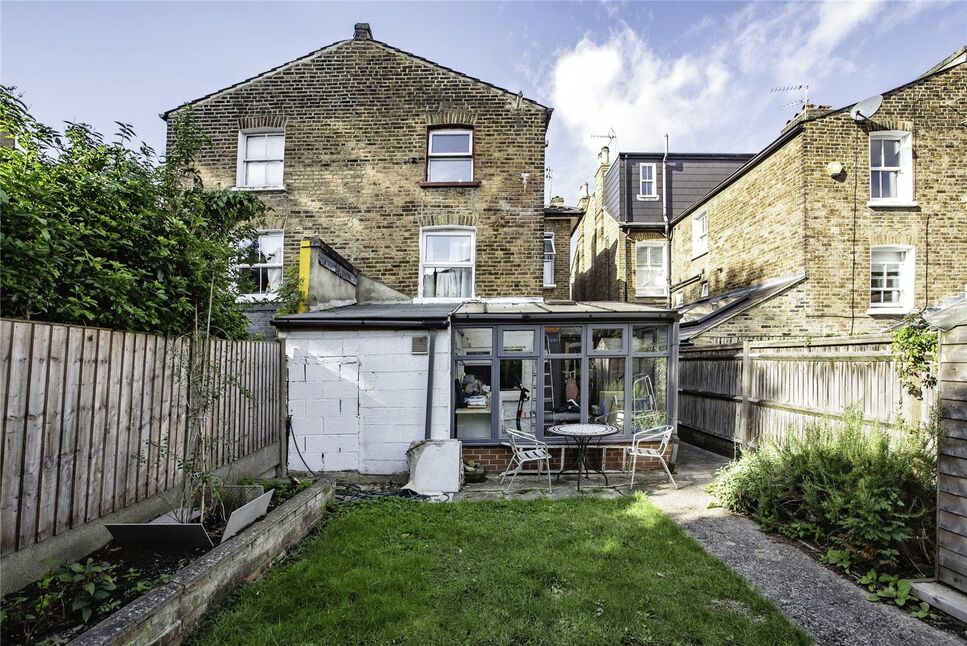 4 bedroom Semi Detached House for sale, Derwent Grove, London, SE22 £