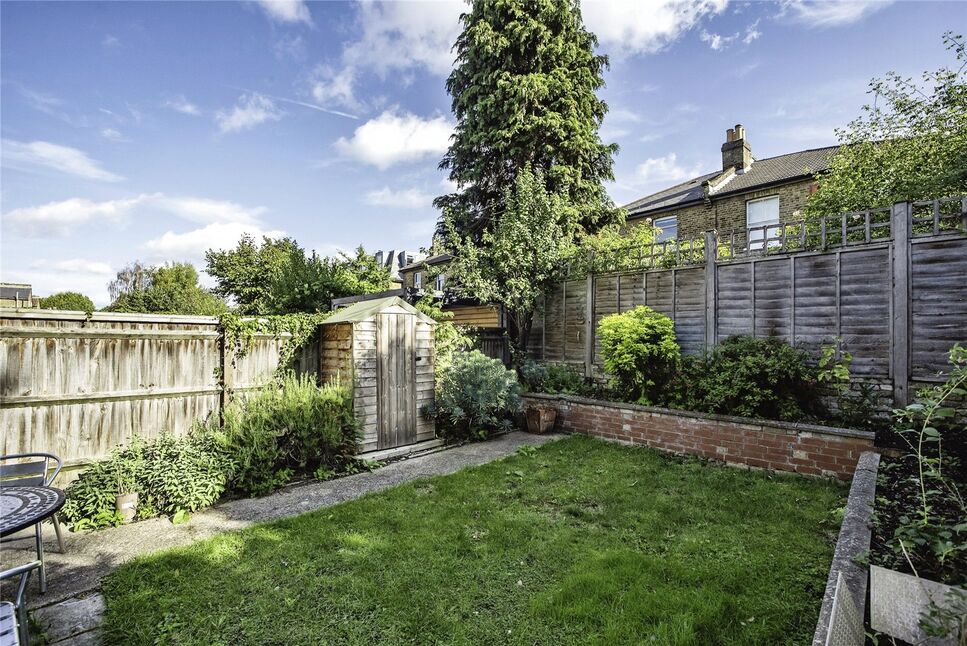 4 bedroom Semi Detached House for sale, Derwent Grove, London, SE22 £