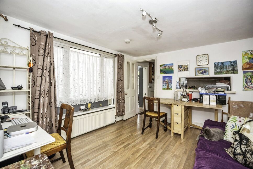 4 bedroom Semi Detached House for sale, Derwent Grove, London, SE22 £
