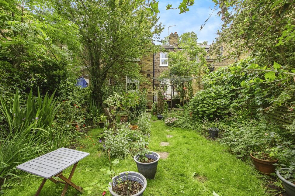 Main image of 2 bedroom Mid Terrace House for sale, Dennett's Road, London, SE14