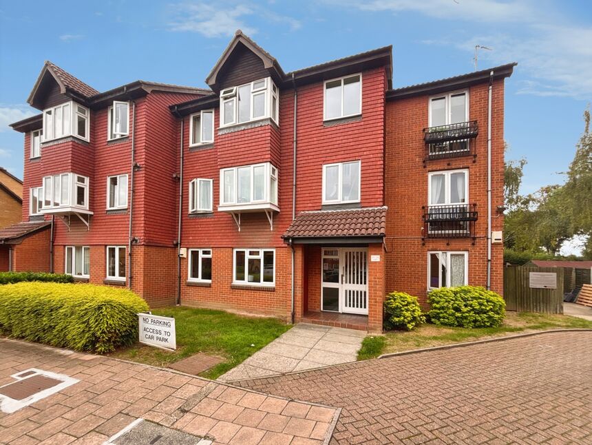 Main image of 2 bedroom Flat to rent, Sterling Gardens, London, SE14
