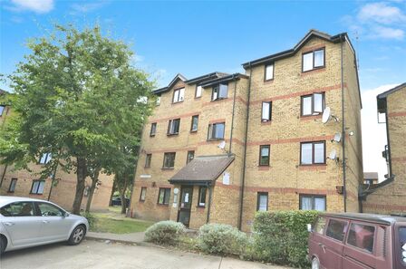 Myers Lane,  Flat for sale, £200,000