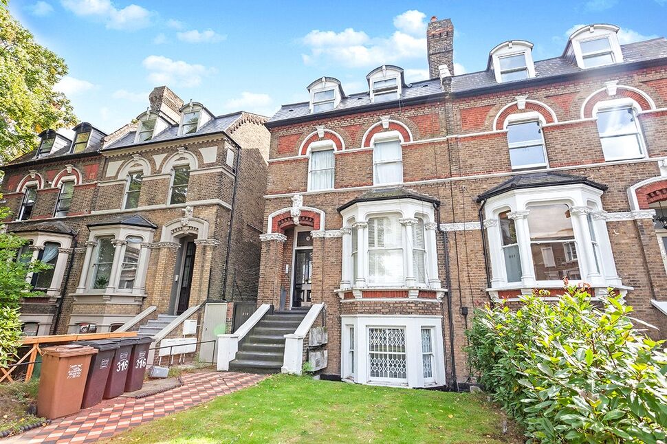 Main image of 2 bedroom Flat for sale, Queens Road, London, SE14