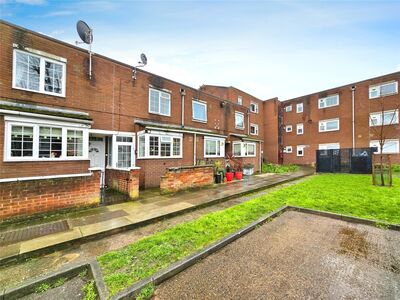 Blanch Close, 2 bedroom Mid Terrace House for sale, £500,000