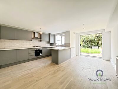 4 bedroom Mid Terrace House for sale