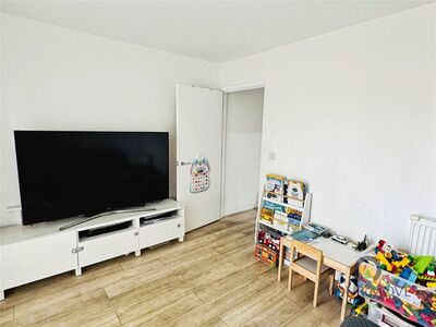 1 bedroom  Flat for sale