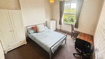 1 bedroom  Room to rent