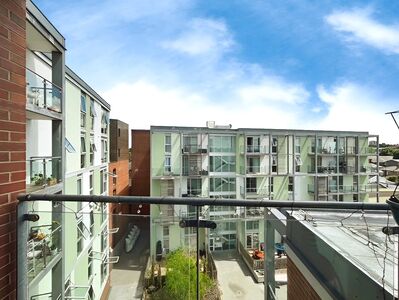 1 bedroom  Flat for sale