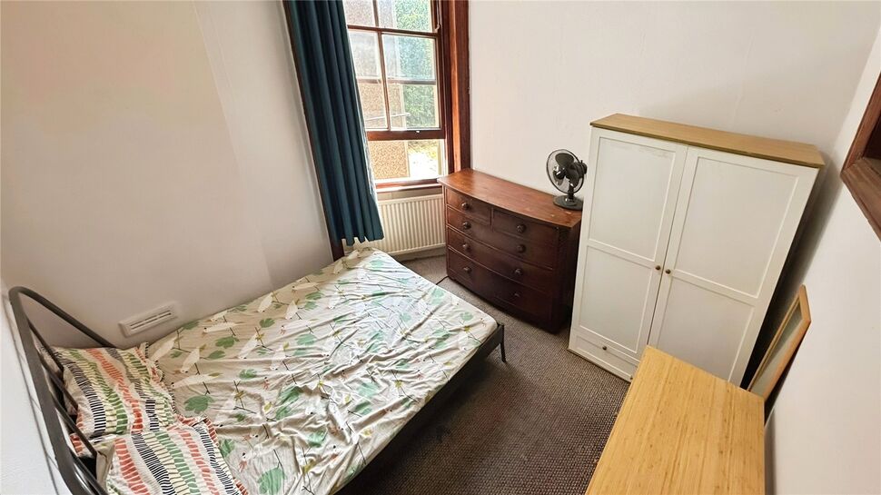 1 bedroom  Room to rent