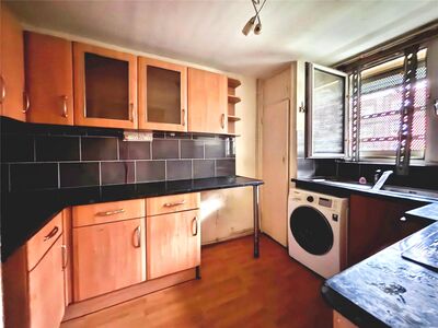 Wilson Grove, 3 bedroom  Flat for sale, £400,000