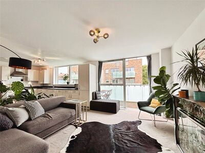 1 bedroom  Flat for sale