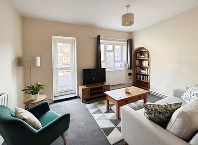 3 bedroom Flat for sale