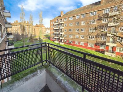 3 bedroom Flat for sale
