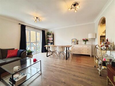 1 bedroom Flat for sale
