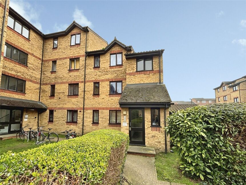 Main image of 1 bedroom Flat for sale, Samuel Close, London, SE14