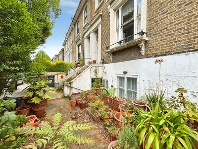 Shardeloes Road, 1 bedroom Flat for sale, &pound;275,000