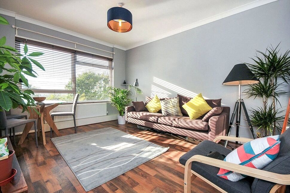 Main image of 1 bedroom Flat for sale, South Norwood Hill, London, SE25