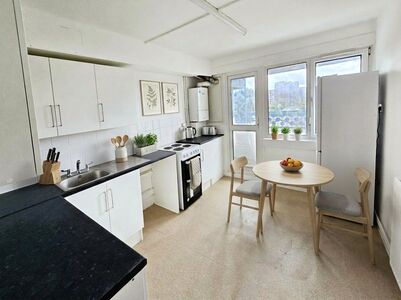 Rainsborough Avenue, 3 bedroom Flat for sale, &pound;350,000