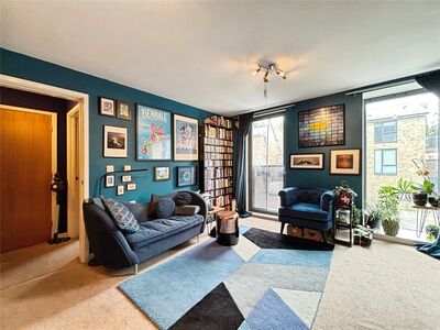 1 bedroom Flat for sale